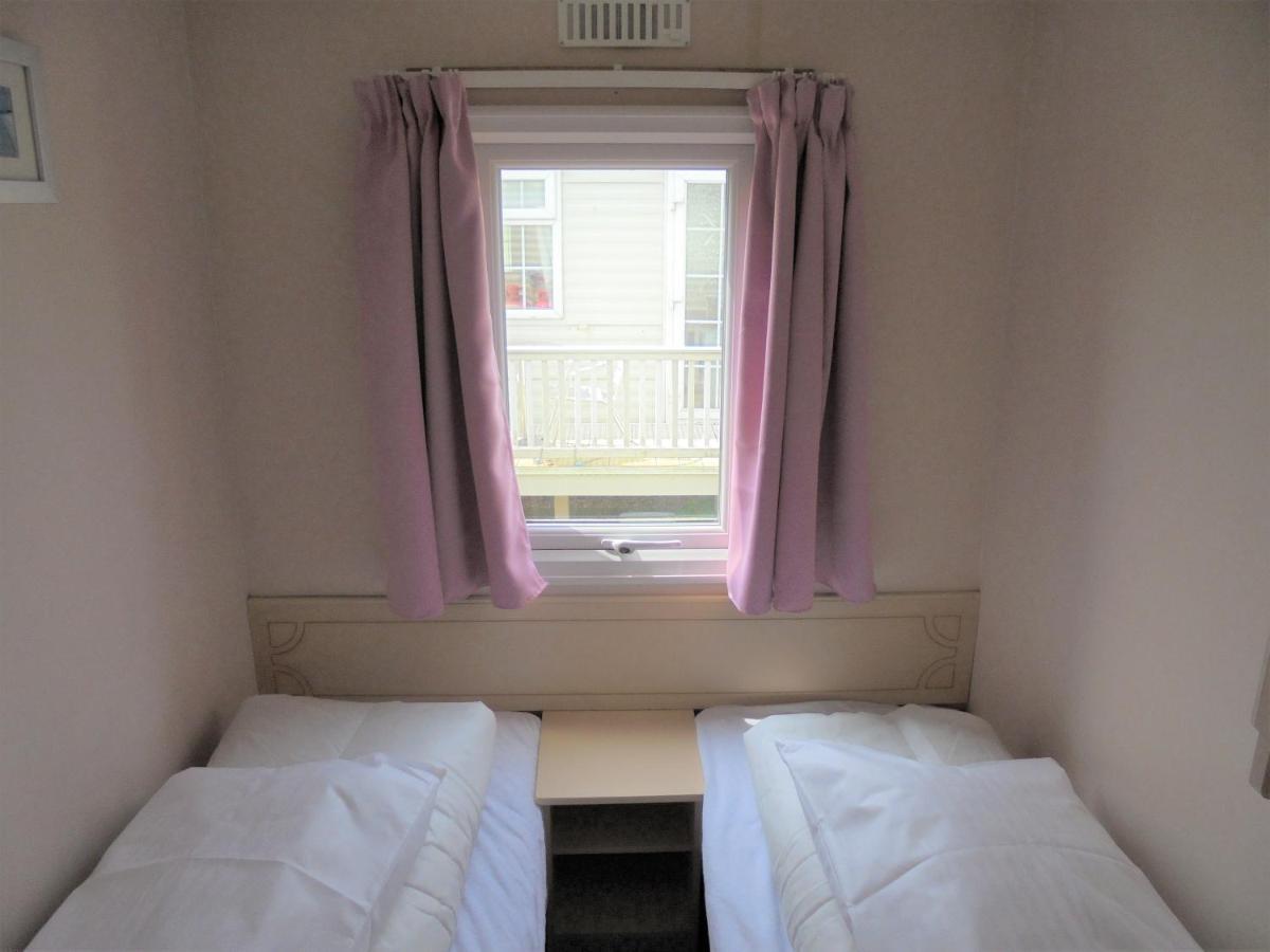 Golden Sands: Mirage Iiii:- 6 Berth, Access To The Beach Инголдмелс Экстерьер фото