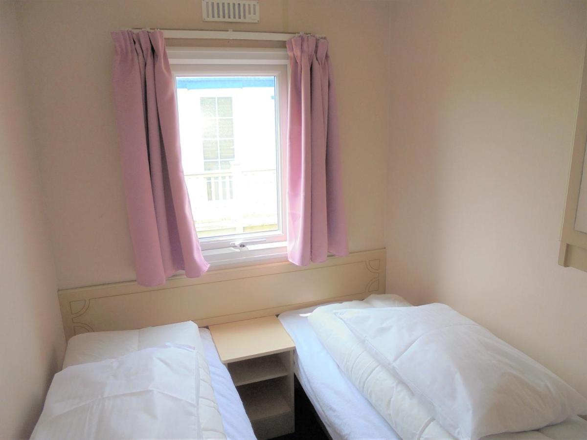 Golden Sands: Mirage Iiii:- 6 Berth, Access To The Beach Инголдмелс Экстерьер фото